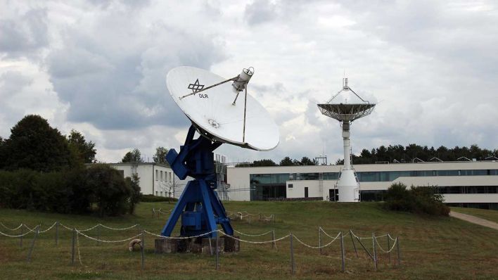 30 Jahre alt - und immer noch im Einsatz - in der DDR im Institut entwickelte Satellitenantenne