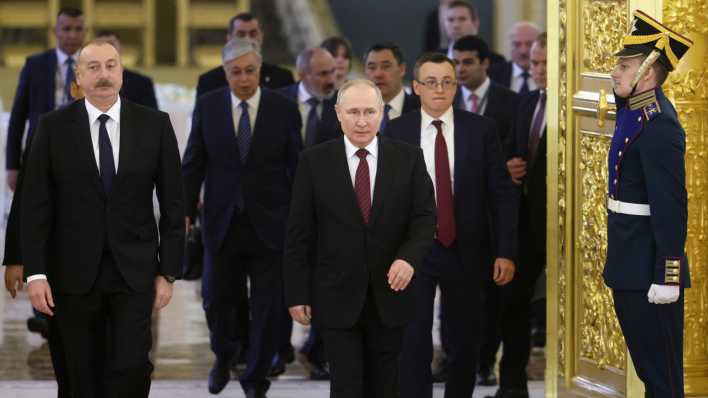 Symbolbild: Wladimir Putin - Präsident Russlands - im Kreml mit anderen Staatsmännern