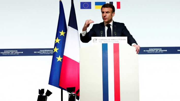 Paris: Emmanuel Macron, Präsident von Frankreich, spricht während einer Pressekonferenz im Elysee-Palast