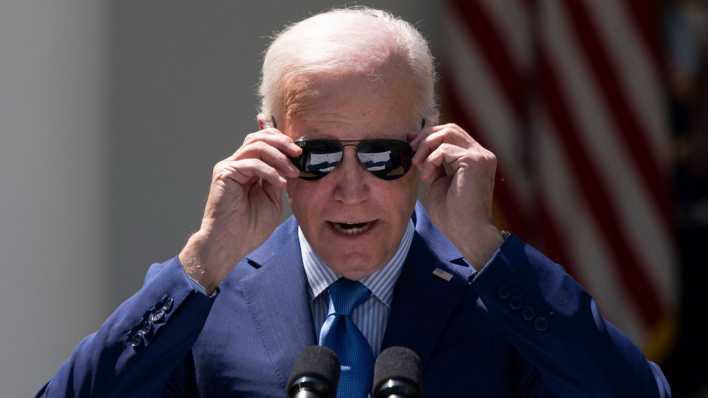 US-Präsident Joe Biden mit Sonnenbrille