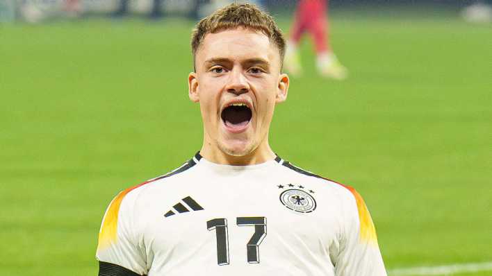 Florian Wirttz bejubelt seinen Treffer zum 1:0 gegen Frankreich