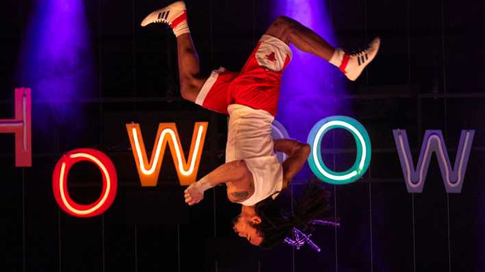 Zirkuskompanie Upswing mit "Showdown" im Chamaeleon-Theater Berlin (Bild: Andy Phillipson)