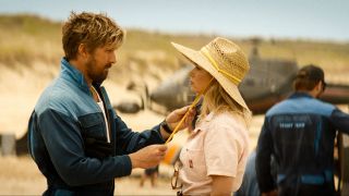 Ryan Gosling und Emily Blunt in einer Szene aus dem Film "The Fall Guy"