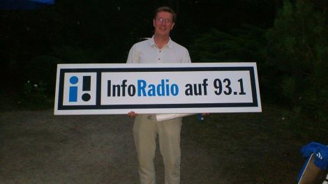 Andreas Wertz mit dem alten Logo (Bild: Susanne Reinhardt)