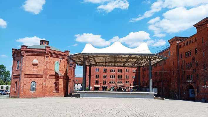 Elblandfestspiele, Bühne an der alten Ölmühle in Wittenberge, Bild: Antenne Brandenburg / Britta Streiter