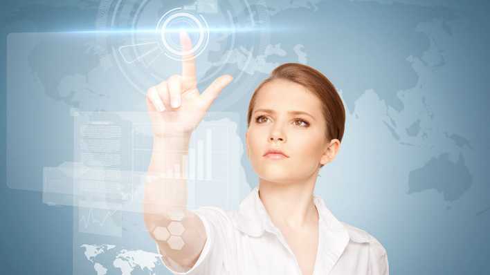 geschäftsfrau an einem virtuellen Bildschirm (Bild: colourbox/lev dolgachov) geschäftsfrau an einem virtuellen Bildschirm (Bild: colourbox/lev dolgachov)