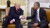 Obama schüttelt die Hand von Donald Trump nach dessen Wahl zum US-Präsidenten (Bild: imago/ZUMA Press)