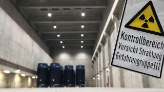 Im Zwischenlager des Kernkraftwerks Gundremmingen (Bayern) stehen am 04.02.2009 Castor-Behälter mit verbrauchten Kernbrennstäben. (Bild: dpa/Stefan Puchner)