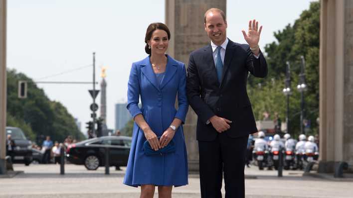 Prinz William und Herzogin Kate vor dem Brandenburger Tor (Bild: Soeren Stache/dpa)
