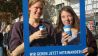 Studenten der Humboldt Universität in einem Bilderrahmen mit der Aufschrift "Wir gehen jetzt miteinander", 17.10.2017