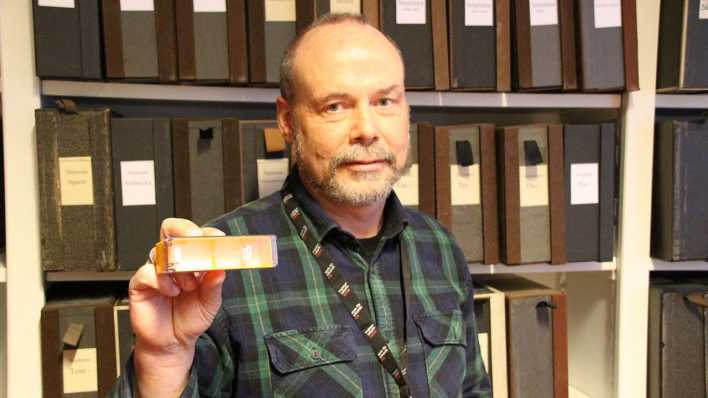 Dr. Johannes Frisch mit einem Scopaeus