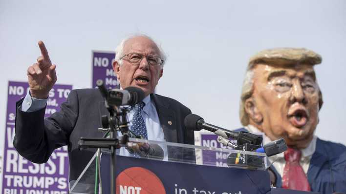 US-Senator Bernie Sanders bei einer Rally gegen Donald Trump