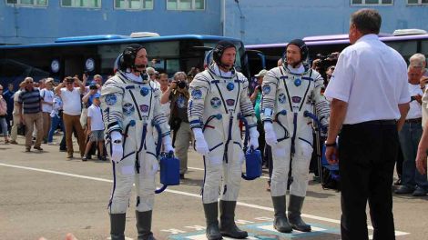 Bilder kurz vor und nach dem Start in Baikonur