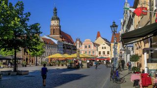 Der Altmarkt in Cottbus (Bild: imago/Rainer Weisflog)