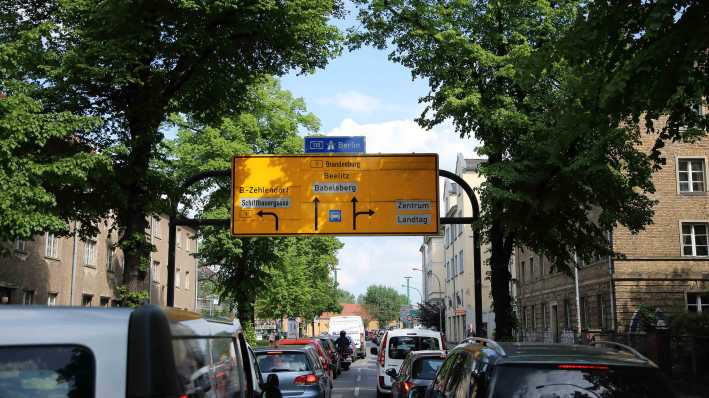 Stau auf der Behlertstraße in Potsdam Stau auf der Behlertstraße in Potsdam