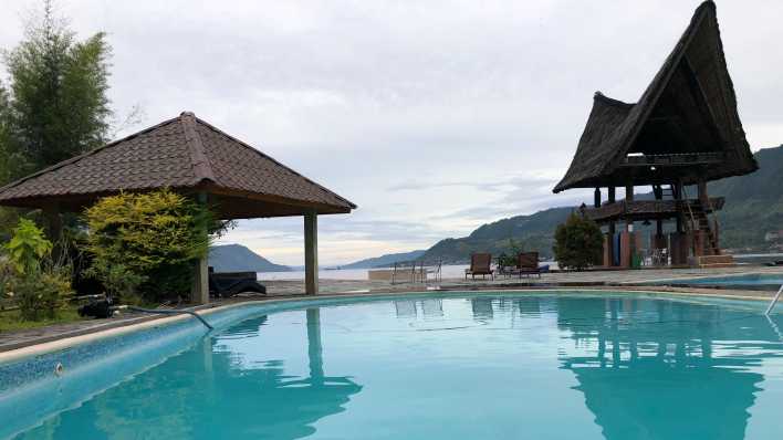 Hotelanlange am Toba-See im Norden Sumatras
