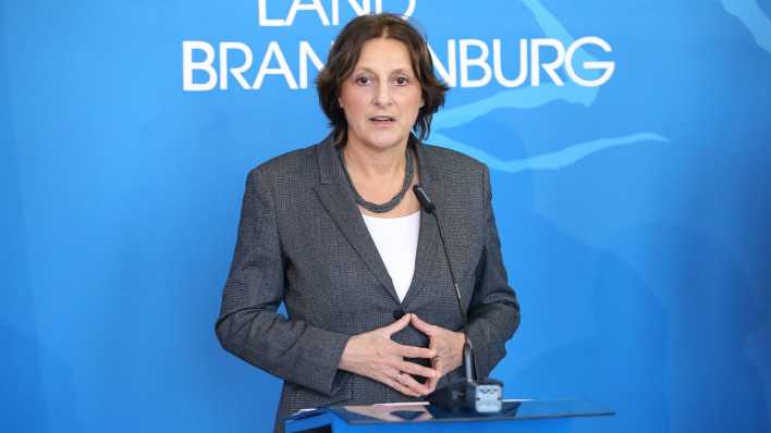 Brandenburgs Bildungsministerin Britta Ernst (SPD) (Bild: imago/Martin Müller)