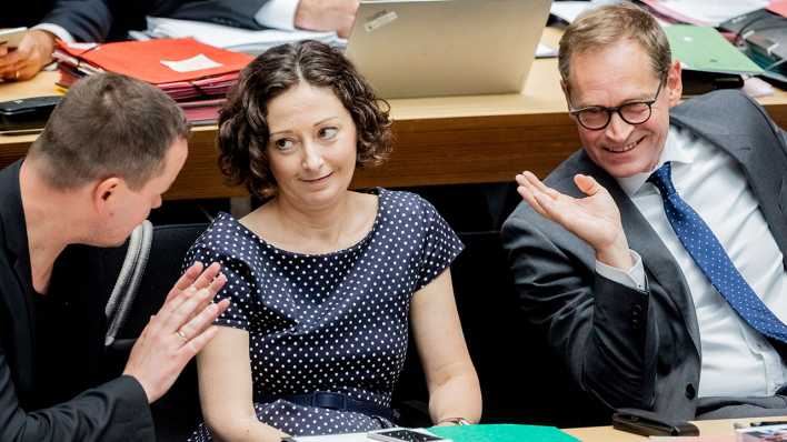Klaus Lederer (Die Linke), Ramona Pop (Bündnis 90/Die Grünen) und Michael Müller (SPD) im Abgeordnetenhaus von Berlin (Foto: dpa)