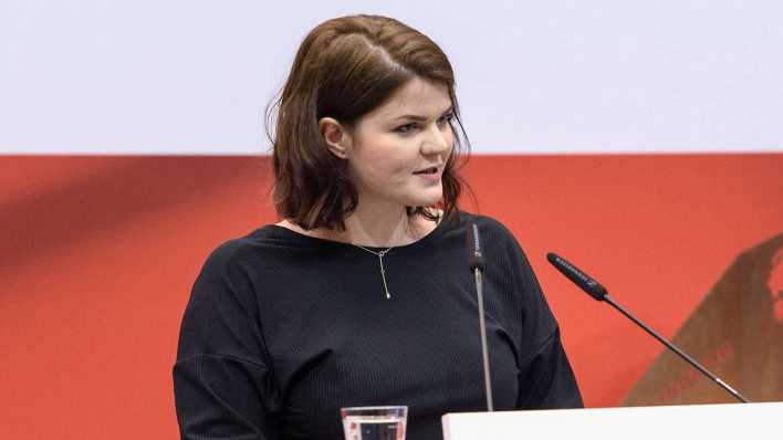 Sophie Passmann bei der SPD-Feier zu 100 Jahre Frauenwahlrecht in Deutschland (Bild: dpa)