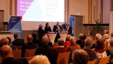 Thomas Prinzler, Ursula Müller-Werdan, Johannes Vogel und Reinhard Hüttl auf dem WissensWerte-Podium (Bild: Michael Scherer/Technologiestiftung Berlin) Thomas Prinzler, Ursula Müller-Werdan, Johannes Vogel und Reinhard Hüttl auf dem WissensWerte-Podium (Bild: Michael Scherer/Technologiestiftung Berlin)