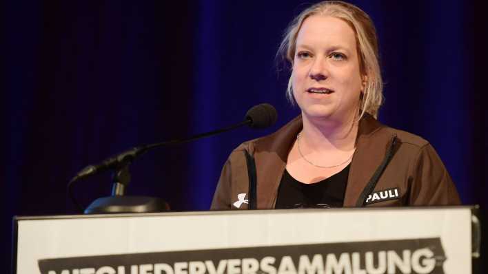 ARCHIV, Hamburg 4.12.2018: Aufsichtsratvorsitzende Sandra Schwedler auf der Mitgliederversammlung 2018 (Bild: Witters GmbH)