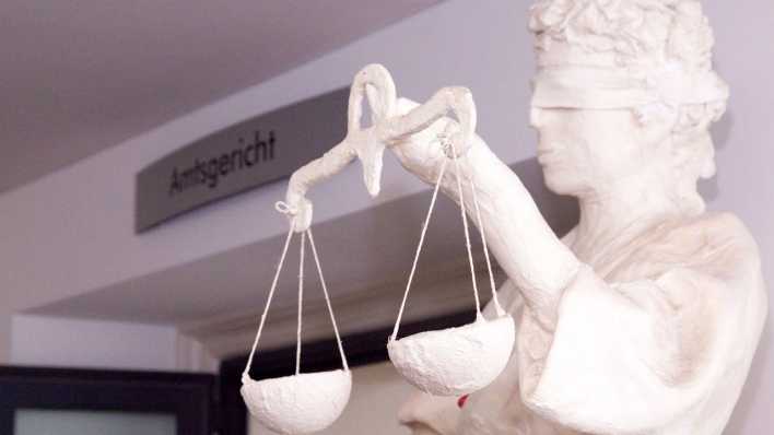 Amtsgericht mit Justizia-Statue (Bild: dpa) Amtsgericht mit Justizia-Statue (Bild: dpa)