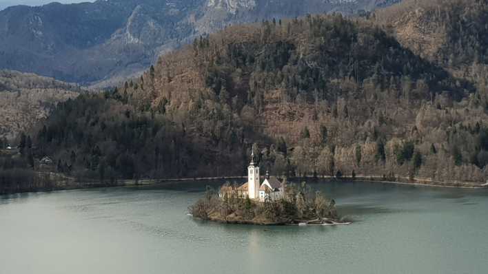 Wallfahrtsinsel im Bleder See in Slowenien