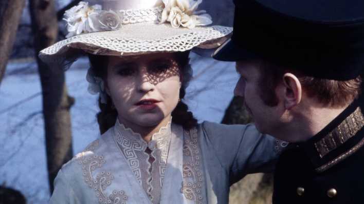 Film "Effi Briest" mit Hanna Schygulla und Ulli Lommel, Regie: Rainer Werner Fassbinder (Bild: imago/United Archives) Film "Effi Briest" mit Hanna Schygulla und Ulli Lommel, Regie: Rainer Werner Fassbinder (Bild: imago/United Archives)
