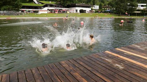 Kinder im Freibad (Bild: imago images/ Bildagentur Muehlanger)