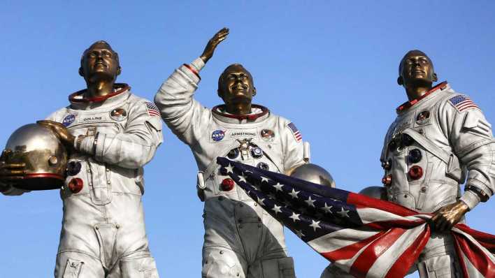 Statuen der drei Helden Mond-Helden von 1969 (Bild: imago/Joe Burbank)