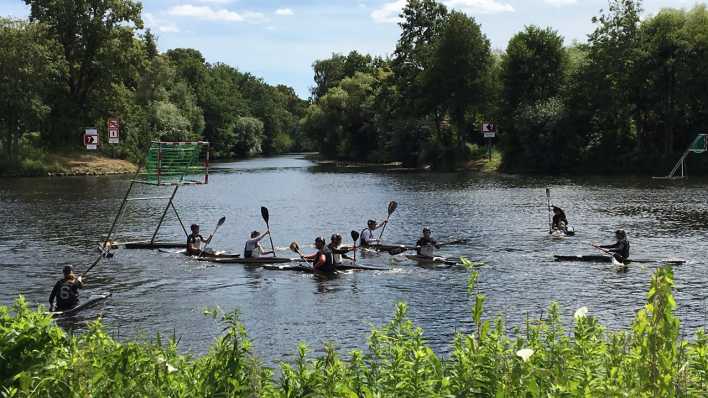 Ein Kanupolo-Spiel in Berlin-Spandau. (Bild: rbb/ Annette Miersch)