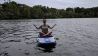 Reporterin Annette Miersch versucht sich selbst mit Yoga auf dem Wasser (Bild:rbb/ Annette Miersch)