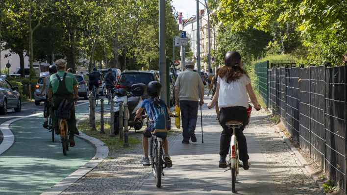 Mit dem Ausbau von Radwegen geht es in Berlin nur langsam voran.