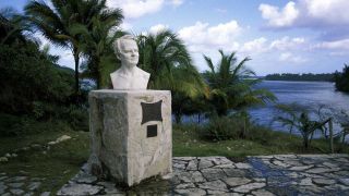 Büste von Alexander von Humboldt bei Baracoa (Bild: imago images/Stefan M. Prager)