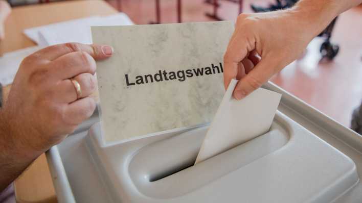 Stimmzettel für die Landtagswahl (Bild: dpa/ Monika Skolimowska) Stimmzettel für die Landtagswahl (Bild: dpa/ Monika Skolimowska)