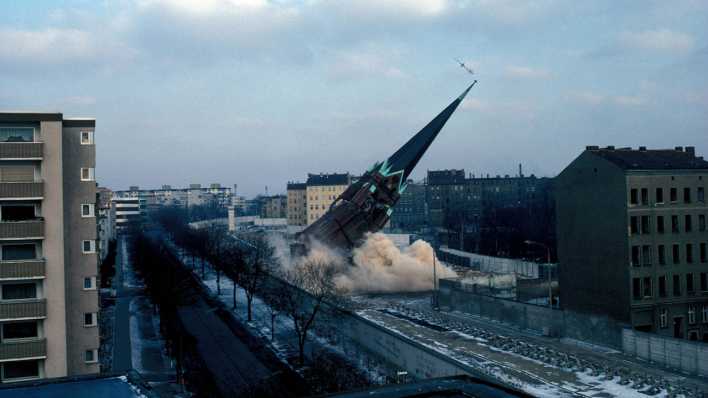 Ost-Berlin, 28.1.1985: Sprengung der Versöhnungskirche in Berlin (Bild: imago images) Ost-Berlin, 28.1.1985: Sprengung der Versöhnungskirche in Berlin (Bild: imago images)