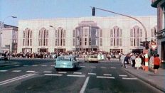 ARCHIV: Am 27.04.1974 wird der neue Friedrichstadtpalast in Ost-Berlin eröffnet (Bild: rbb Presse & Information) ARCHIV: Am 27.04.1974 wird der neue Friedrichstadtpalast in Ost-Berlin eröffnet (Bild: rbb Presse & Information)