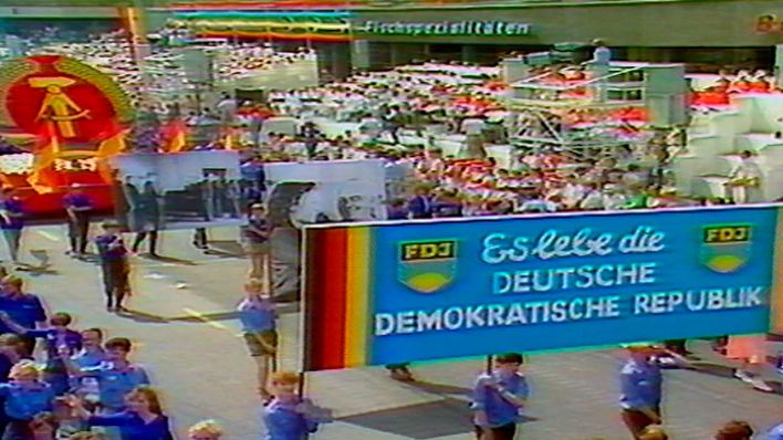Feierlichkeiten in Ost-Berlin (Bild: rbb Presse & Information)