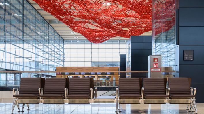 Wartebereich vor dem Check-in (Bild: Flughafen Berlin Brandenburg GmbH)