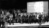 Berlin, 31.8.1994: Bundeskanzler Helmut Kohl und Präsident Boris Jelzin zusammen mit russischen Soldaten anlässlich der Verabschiedung der russischen Streitkräfte aus Deutschland am Russischen Ehrenmal in Berlin-Treptow (Bild: imago images)