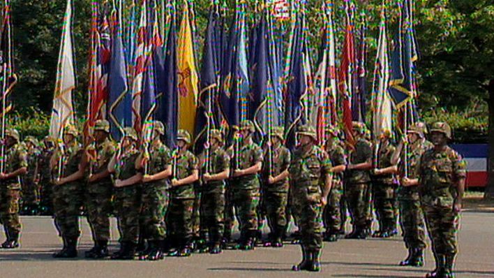 Berlin, 1994: Große Parade anlässlich des Abzugs der Alliierten (Bild: rbb)