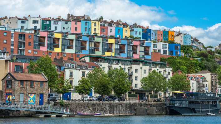 Bunte Häuser am River Avon im Hotwells-Bezirk in Bristol in England