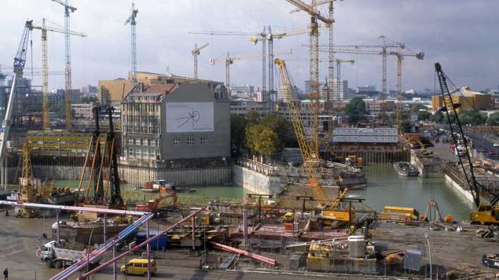 Die Großbaustelle am Potsdamer Platz im Jahre 1996. (Bild: imago/Detlev Konnerth)