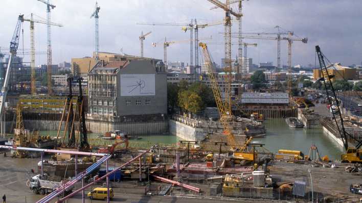 Die Großbaustelle am Potsdamer Platz im Jahre 1996. (Bild: imago/Detlev Konnerth) Die Großbaustelle am Potsdamer Platz im Jahre 1996. (Bild: imago/Detlev Konnerth)