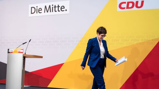 Illustration: Führungskrise in der CDU (Bild: dpa/ Bernd von Jutrczenka)