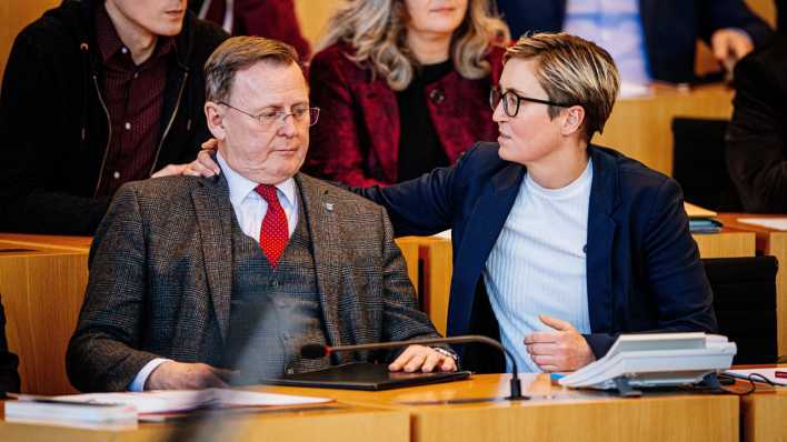Der ehemalige Ministerpräsident von Thüringen Bodo Ramelow (Linke) und die Linken-Fraktionsvorsitzende Susanne Hennig-Wellsow. Bild: imago/Steve Bauerschmidt )