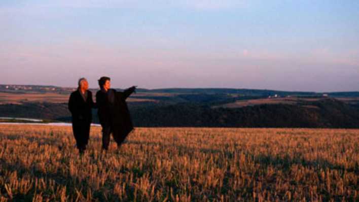 ARCHIV: Heimat 3 - Chronik einer Zeitenwende (2004) Hermann (HENRY ARNOLD) und Clarissa (SALOME KAMMER) im Hunsrück (Bild: imago images / United Archives Home 3) ARCHIV: Heimat 3 - Chronik einer Zeitenwende (2004) Hermann (HENRY ARNOLD) und Clarissa (SALOME KAMMER) im Hunsrück (Bild: imago images / United Archives Home 3)