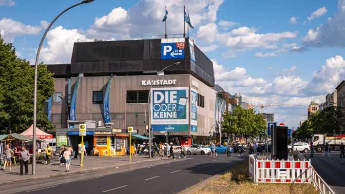 Karstadt Filiale in der Müllerstraße im Bezirk Wedding (Bild: imago images / Stefan Zeitz) Karstadt Filiale in der Müllerstraße im Bezirk Wedding (Bild: imago images / Stefan Zeitz)