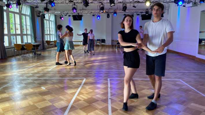 Tanzen in der Tanzschule Tanzen in der Tanzschule