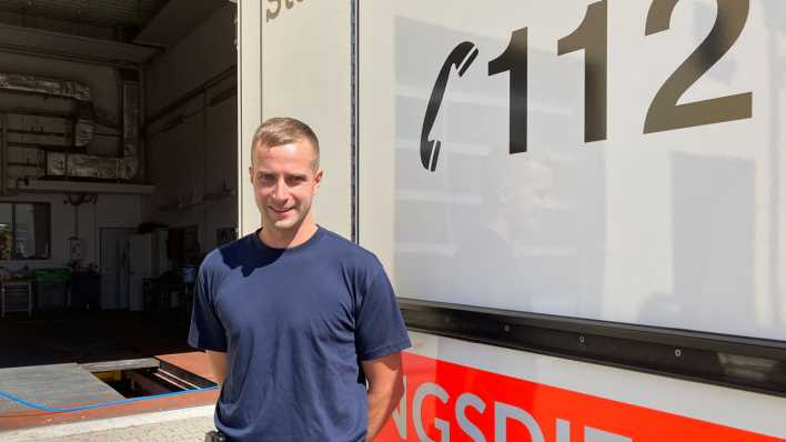 Feuerwehrmann Ricardo Franke (Bild: rbb/ Jule Käppel) Feuerwehrmann Ricardo Franke (Bild: rbb/ Jule Käppel)